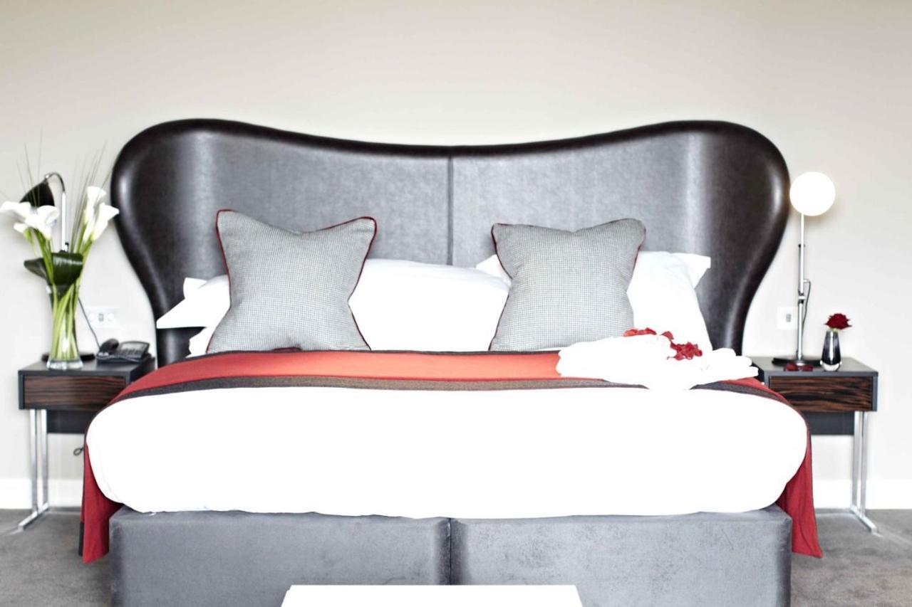ווייברידג' Brooklands Hotel & Spa מראה חיצוני תמונה