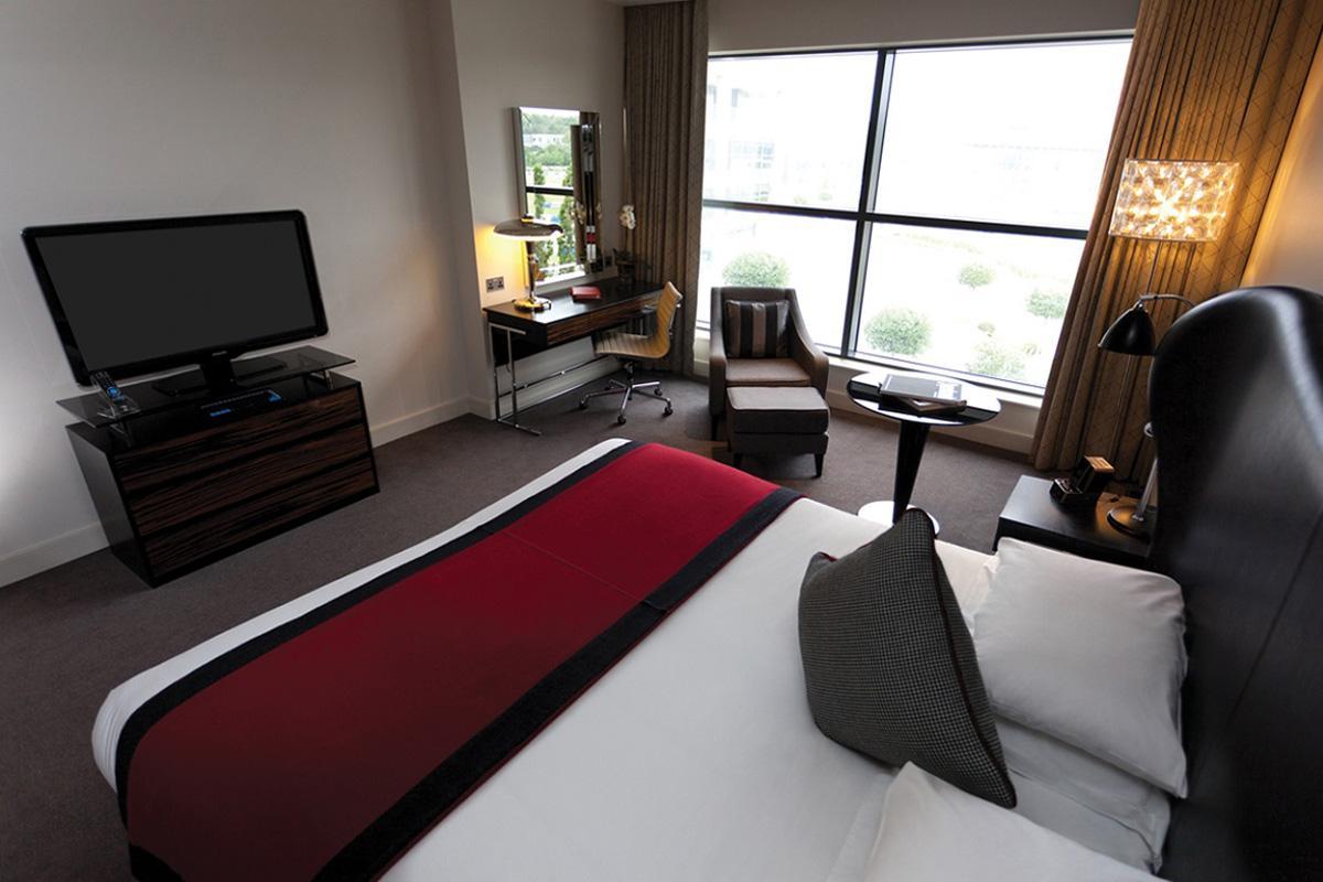 ווייברידג' Brooklands Hotel & Spa מראה חיצוני תמונה