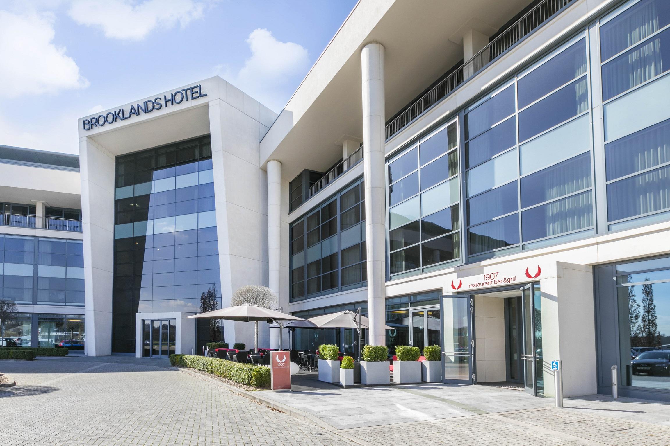 ווייברידג' Brooklands Hotel & Spa מראה חיצוני תמונה