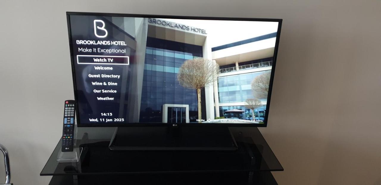 ווייברידג' Brooklands Hotel & Spa מראה חיצוני תמונה