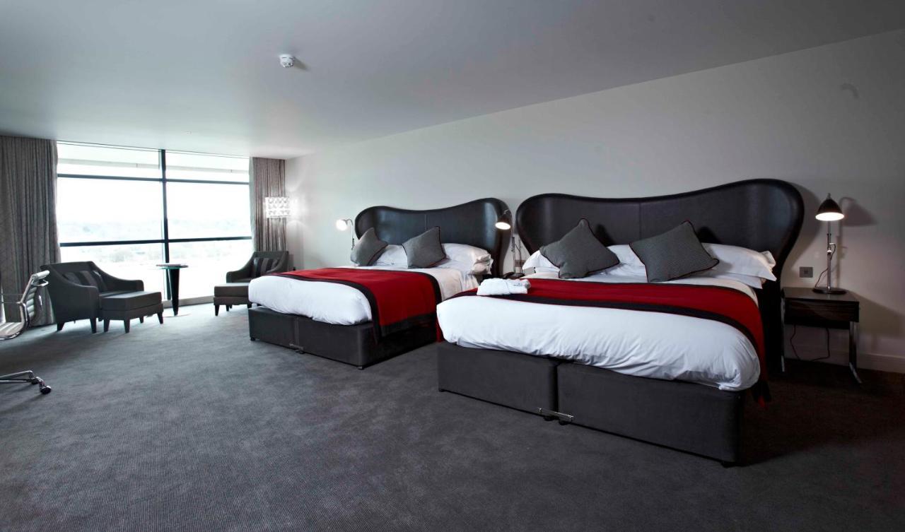 ווייברידג' Brooklands Hotel & Spa מראה חיצוני תמונה