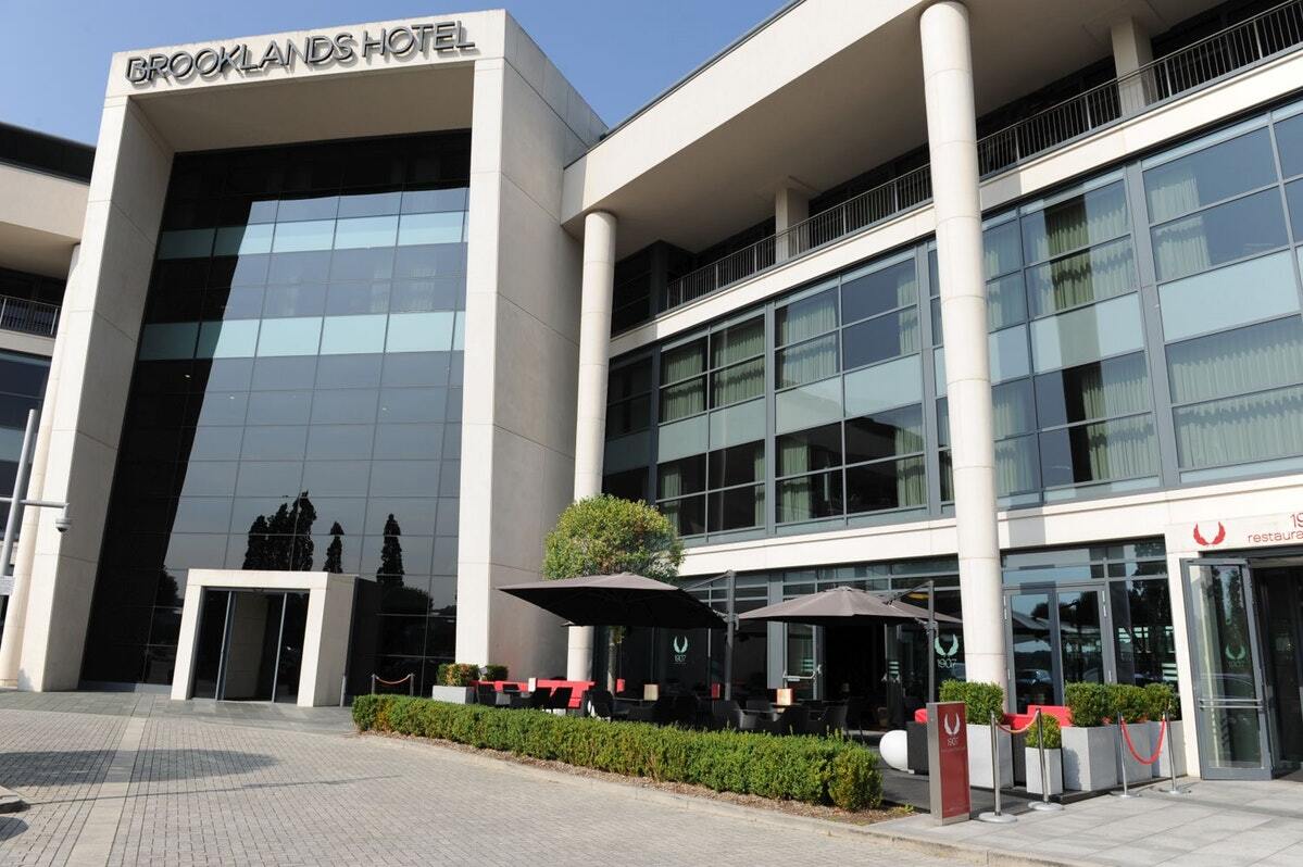 ווייברידג' Brooklands Hotel & Spa מראה חיצוני תמונה